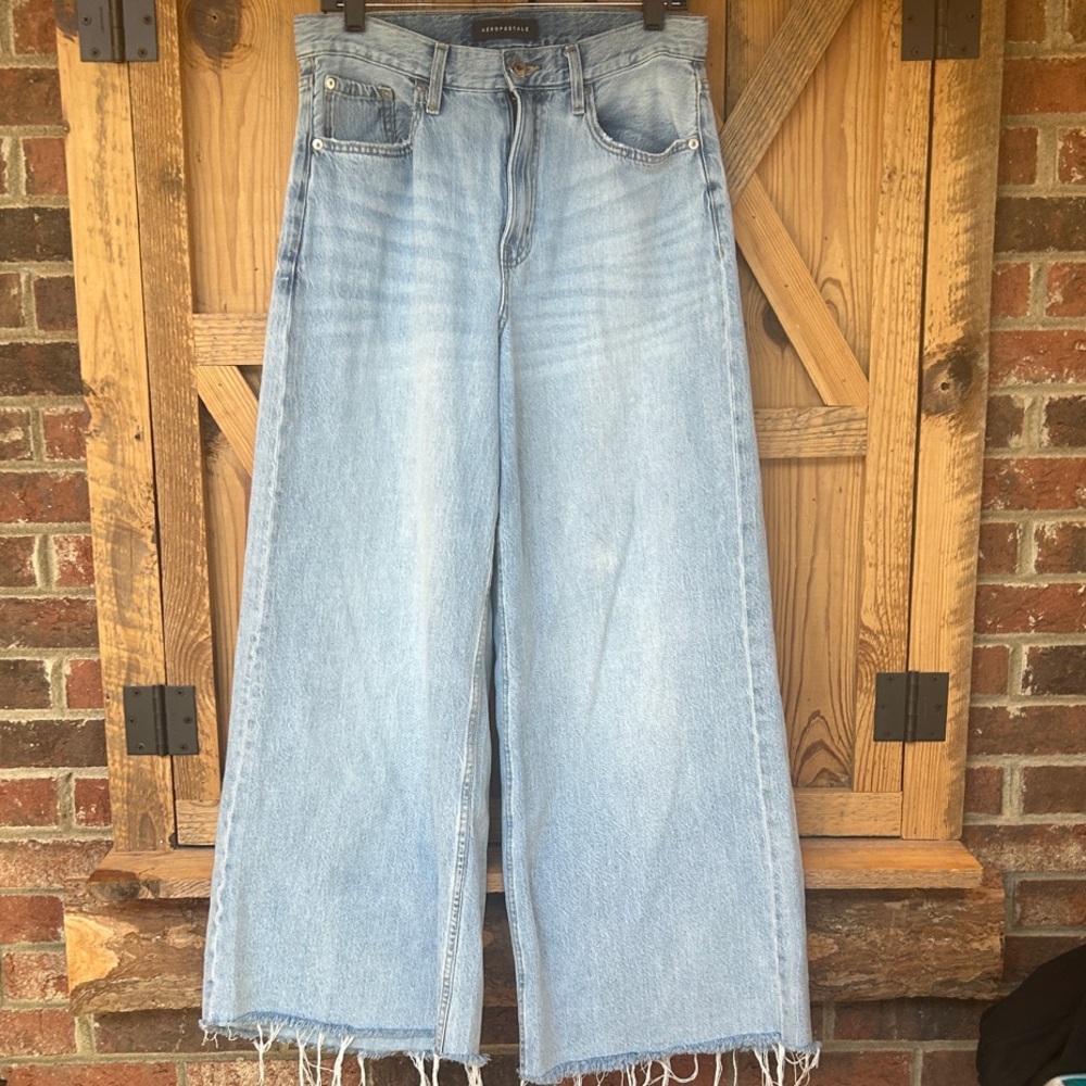 Women’s Aeropostale High-rise, super wide leg, light-washed, distressed jeans 10